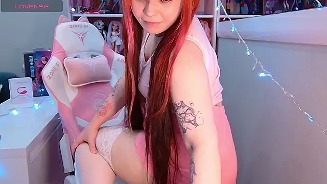 Snapshot of Naomi_Storm chatting on May 2, 2026, 12:38 am Naomi Storm online show from May 2, 2026, 12:38 am