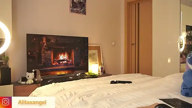 Snapshot of AlitaXAngelic chatting on February 9, 2025, 8:43 am AlitaXAngelic online show from February 9, 2025, 8:43 am