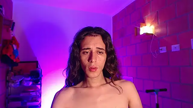 Snapshot of dussan chatting on March 18, 2025, 8:17 am dussan online show from March 18, 2025, 8:17 am