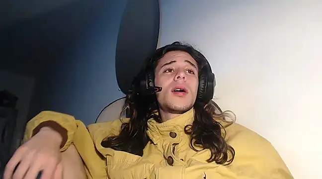 Snapshot of dussan chatting on February 19, 2025, 9:39 am dussan online show from February 19, 2025, 9:39 am