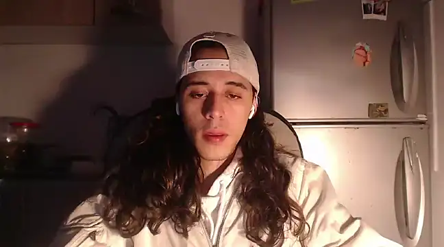 Snapshot of dussan chatting on March 3, 2025, 8:41 am dussan online show from March 3, 2025, 8:41 am