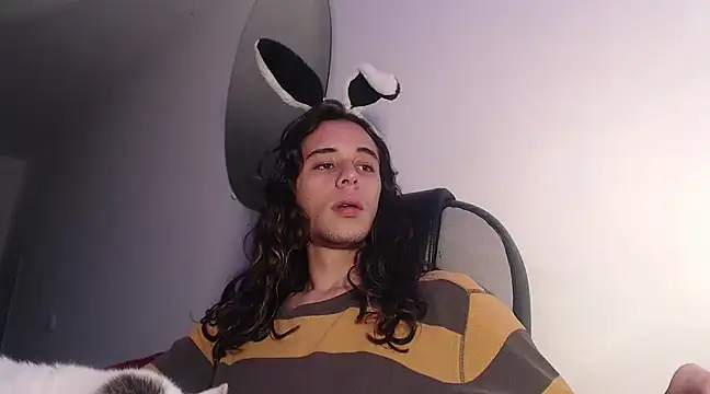 Snapshot of dussan chatting on February 19, 2025, 4:23 am dussan online show from February 19, 2025, 4:23 am