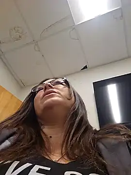 angelbaby1998 online show from January 18, 2025, 8:51 pm