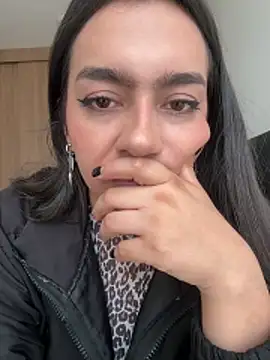 Nicollemays online show from April 17, 2026, 1:14 pm