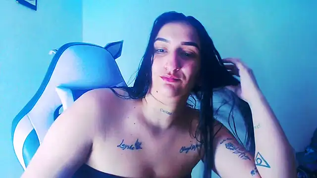 Snapshot of liz_dirty chatting on May 19, 2026, 10:28 pm liz dirty online show from May 19, 2026, 10:28 pm