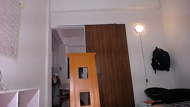 yselahot online show from April 14, 2026, 2:44 pm