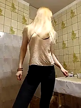 Snapshot of _Sweet_Love_ chatting on February 17, 2025, 3:55 pm  Sweet Love  online show from February 17, 2025, 3:55 pm
