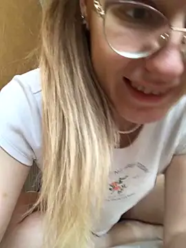 Snapshot of _Sweet_Love_ chatting on February 14, 2025, 7:59 am  Sweet Love  online show from February 14, 2025, 7:59 am