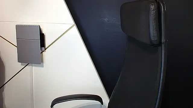 Snapshot of DuncanStone chatting on October 29, 2025, 5:50 am DuncanStone online show from October 29, 2025, 5:50 am