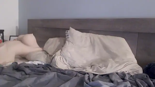 freddy0222222 online show from February 8, 2026, 8:28 pm