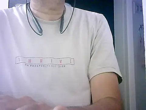 Snapshot of mrose8080 chatting on October 16, 2025, 7:55 pm mrose8080 online show from October 16, 2025, 7:55 pm