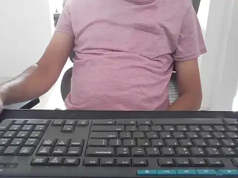 mrose8080 online show from April 8, 2026, 10:17 am