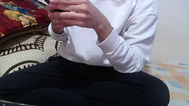 Snapshot of Alexdelarge323 chatting on February 5, 2026, 11:39 am Alexdelarge323 online show from February 5, 2026, 11:39 am