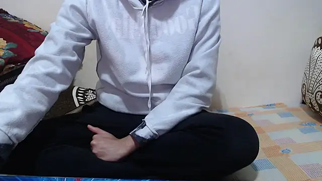 Snapshot of Alexdelarge323 chatting on February 13, 2026, 11:21 am Alexdelarge323 online show from February 13, 2026, 11:21 am