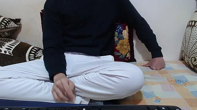 Snapshot of Alexdelarge323 chatting on February 18, 2026, 12:34 pm Alexdelarge323 online show from February 18, 2026, 12:34 pm