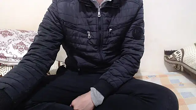 Snapshot of Alexdelarge323 chatting on January 12, 2026, 10:33 am Alexdelarge323 online show from January 12, 2026, 10:33 am