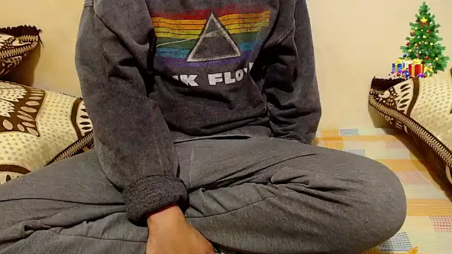 Snapshot of Alexdelarge323 chatting on December 19, 2025, 12:07 pm Alexdelarge323 online show from December 19, 2025, 12:07 pm