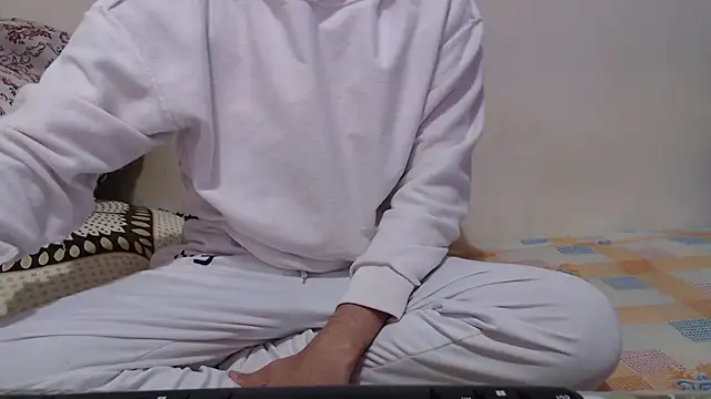 Snapshot of Alexdelarge323 chatting on January 13, 2026, 11:36 am Alexdelarge323 online show from January 13, 2026, 11:36 am