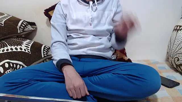 Snapshot of Alexdelarge323 chatting on February 17, 2026, 12:13 pm Alexdelarge323 online show from February 17, 2026, 12:13 pm