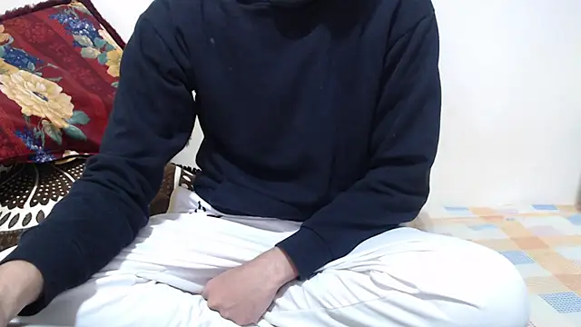 Snapshot of Alexdelarge323 chatting on February 19, 2026, 12:35 pm Alexdelarge323 online show from February 19, 2026, 12:35 pm