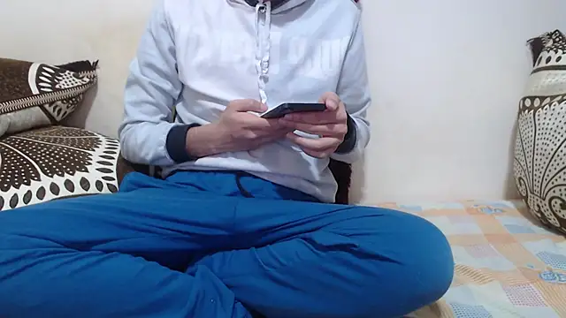 Snapshot of Alexdelarge323 chatting on February 25, 2026, 1:44 pm Alexdelarge323 online show from February 25, 2026, 1:44 pm