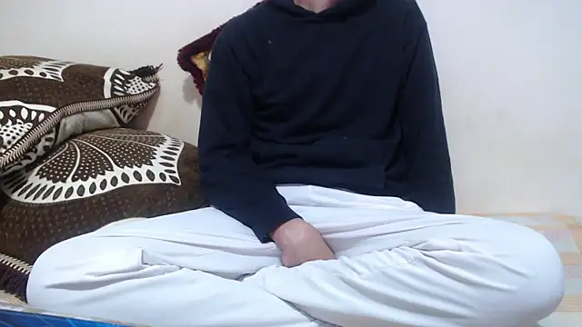 Snapshot of Alexdelarge323 chatting on February 11, 2026, 11:10 am Alexdelarge323 online show from February 11, 2026, 11:10 am