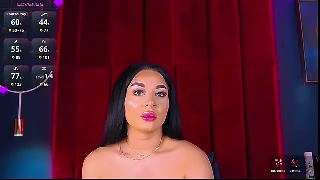 Snapshot of MadyLuxxx chatting on October 25, 2025, 7:14 pm MadyLuxxx online show from October 25, 2025, 7:14 pm