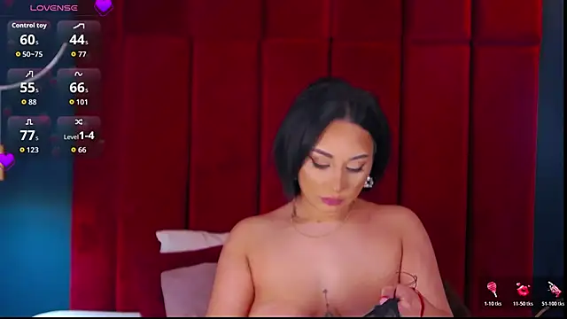 Snapshot of MadyLuxxx chatting on December 4, 2025, 8:08 pm MadyLuxxx online show from December 4, 2025, 8:08 pm