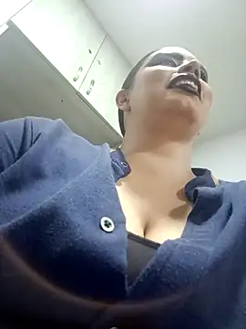 MariaGaitan online show from October 27, 2025, 7:04 pm