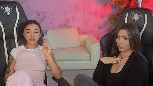 Jasmine Flow online show from November 14, 2025, 8:18 am