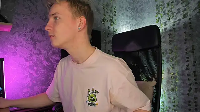 Snapshot of AlexxSweet chatting on November 30, 2025, 6:58 am AlexxSweet online show from November 30, 2025, 6:58 am