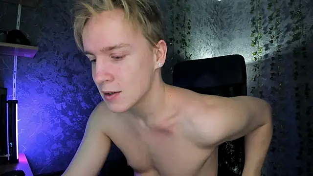 Snapshot of AlexxSweet chatting on December 14, 2025, 6:41 am AlexxSweet online show from December 14, 2025, 6:41 am