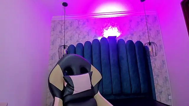 Snapshot of nalalye_cruzz_ chatting on February 6, 2026, 2:40 am nalalye cruzz online show from February 6, 2026, 2:40 am