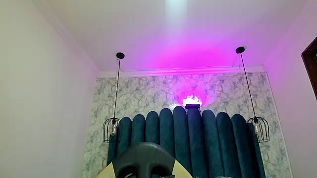 Snapshot of nalalye_cruzz_ chatting on February 19, 2026, 2:30 am nalalye cruzz online show from February 19, 2026, 2:30 am