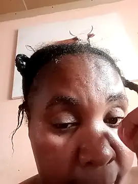 ZOQULUx online show from November 3, 2025, 9:57 am