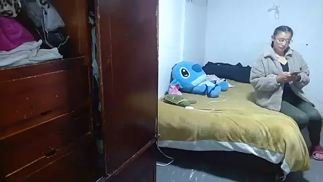 Snapshot of clarisse69 chatting on September 9, 2025, 10:08 pm clarisse69 online show from September 9, 2025, 10:08 pm