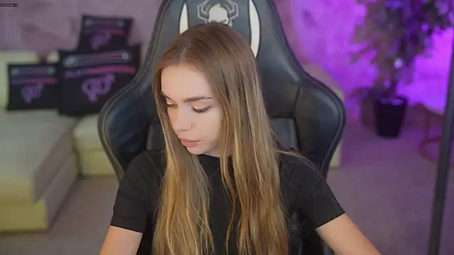 Snapshot of Anabelka054 chatting on November 18, 2025, 11:35 am Anabelka054 online show from November 18, 2025, 11:35 am