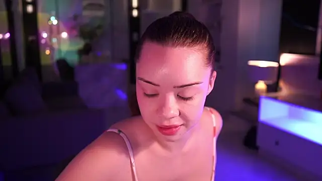 Snapshot of VixenMia chatting on January 17, 2026, 4:27 am VixenMia online show from January 17, 2026, 4:27 am