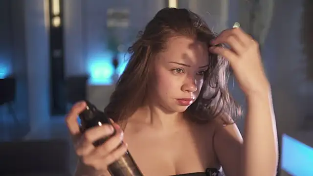 VixenMia online show from April 6, 2026, 3:46 am