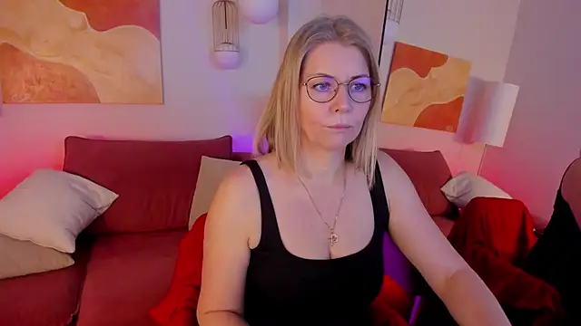 Snapshot of Annie_Light chatting on December 1, 2025, 5:52 am Annie Light online show from December 1, 2025, 5:52 am