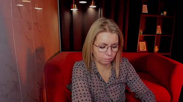 Snapshot of Annie_Light chatting on December 2, 2025, 5:53 am Annie Light online show from December 2, 2025, 5:53 am