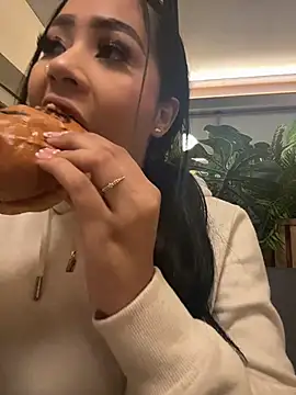 Snapshot of Luisa_Fernandaa chatting on February 21, 2026, 2:24 am Luisa Fernandaa online show from February 21, 2026, 2:24 am