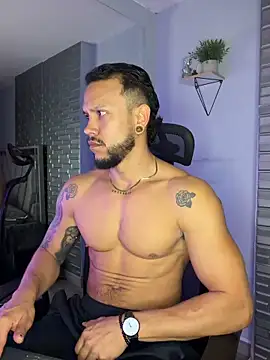 ARON TAYLER01 online show from December 19, 2025, 10:28 am