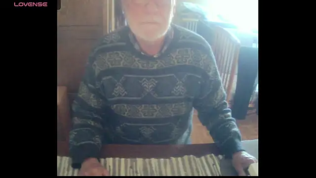 Snapshot of terrybare chatting on March 17, 2025, 2:12 pm terrybare online show from March 17, 2025, 2:12 pm