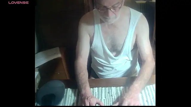 Snapshot of terrybare chatting on March 12, 2025, 6:32 pm terrybare online show from March 12, 2025, 6:32 pm