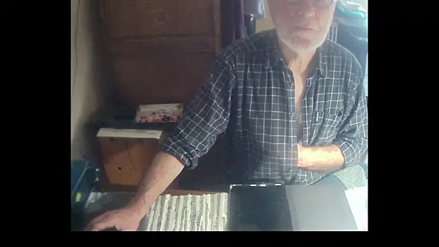 Snapshot of terrybare chatting on December 5, 2025, 10:58 am terrybare online show from December 5, 2025, 10:58 am