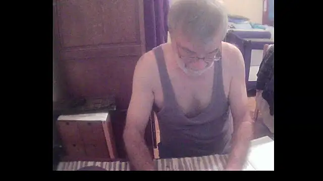 Snapshot of terrybare chatting on November 24, 2025, 3:56 pm terrybare online show from November 24, 2025, 3:56 pm