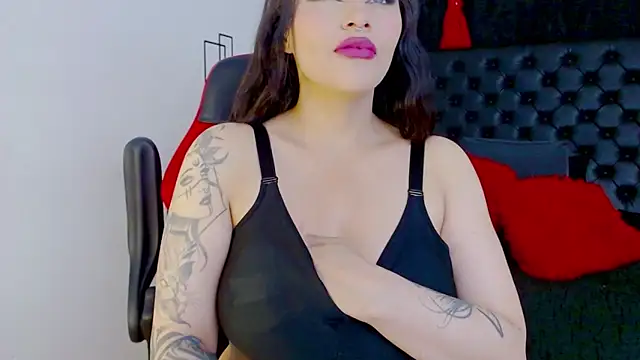 Snapshot of misslombana chatting on November 18, 2025, 7:22 am misslombana online show from November 18, 2025, 7:22 am