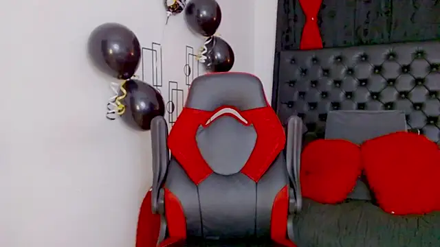 Snapshot of misslombana chatting on December 14, 2025, 5:57 am misslombana online show from December 14, 2025, 5:57 am