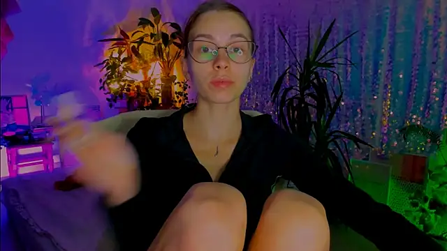 Snapshot of poli__ chatting on November 7, 2025, 5:28 pm poli online show from November 7, 2025, 5:28 pm